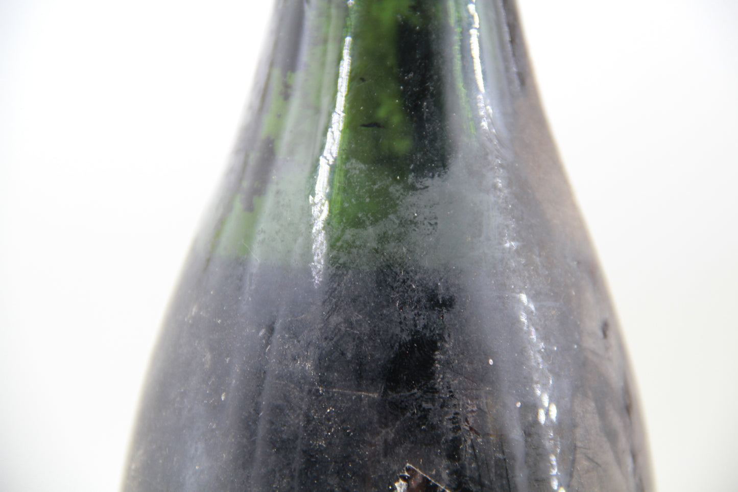Savigny Vergelesses 1er Cru ** 1919 ** Domaine Louis Latour - Eric-Dixvins