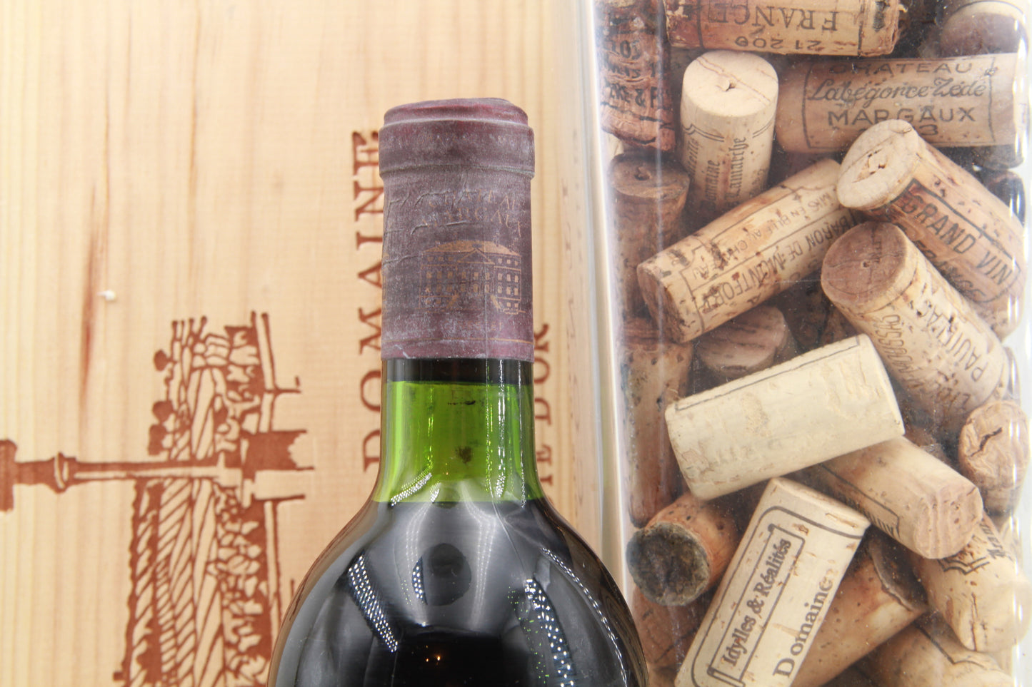 - Chateau Margaux ** 1973 **  1er Grand Cru Classé  Margaux