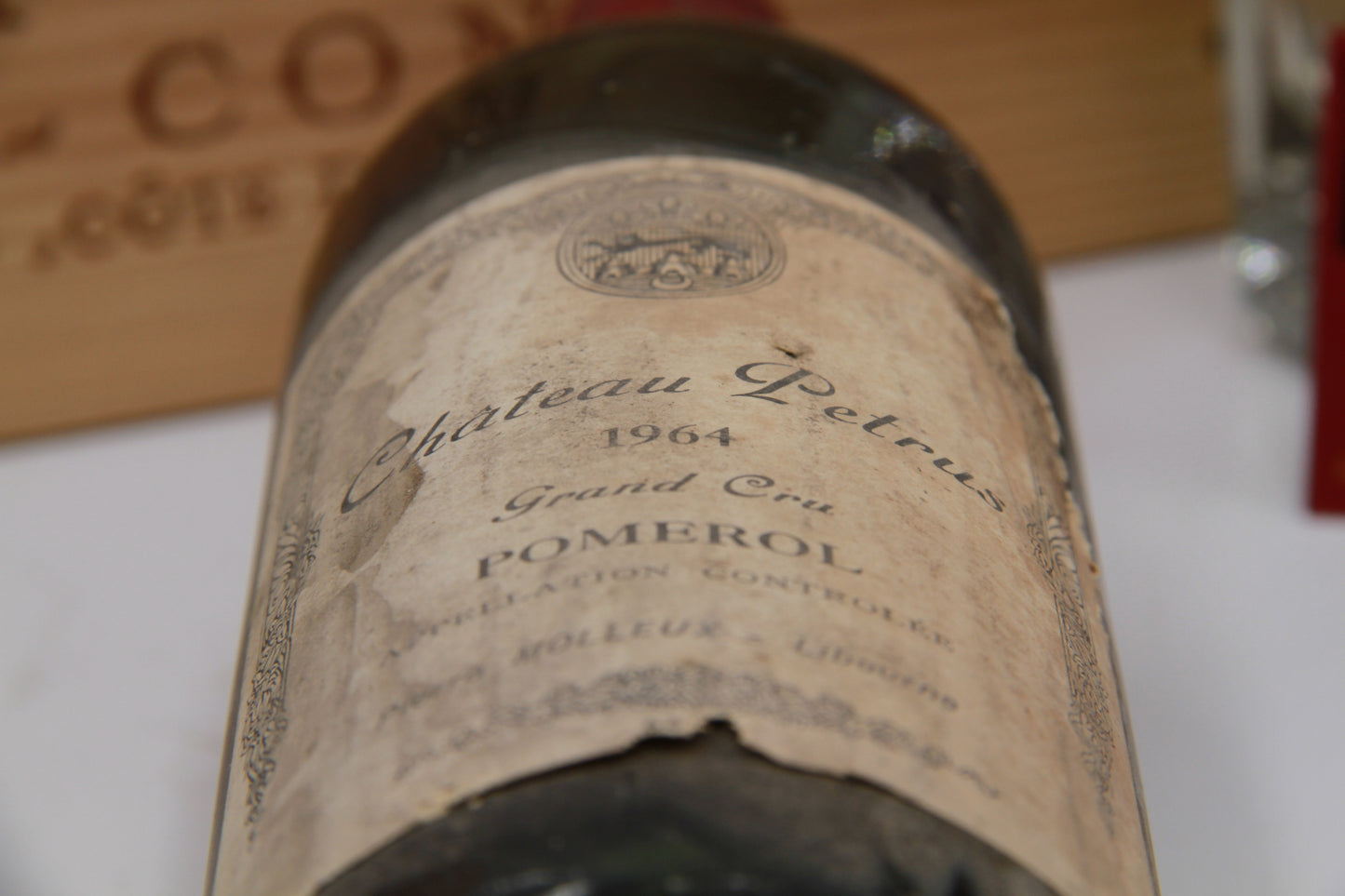 Château Pétrus Grand Cru Pomerol Millésime de Légende. 1964