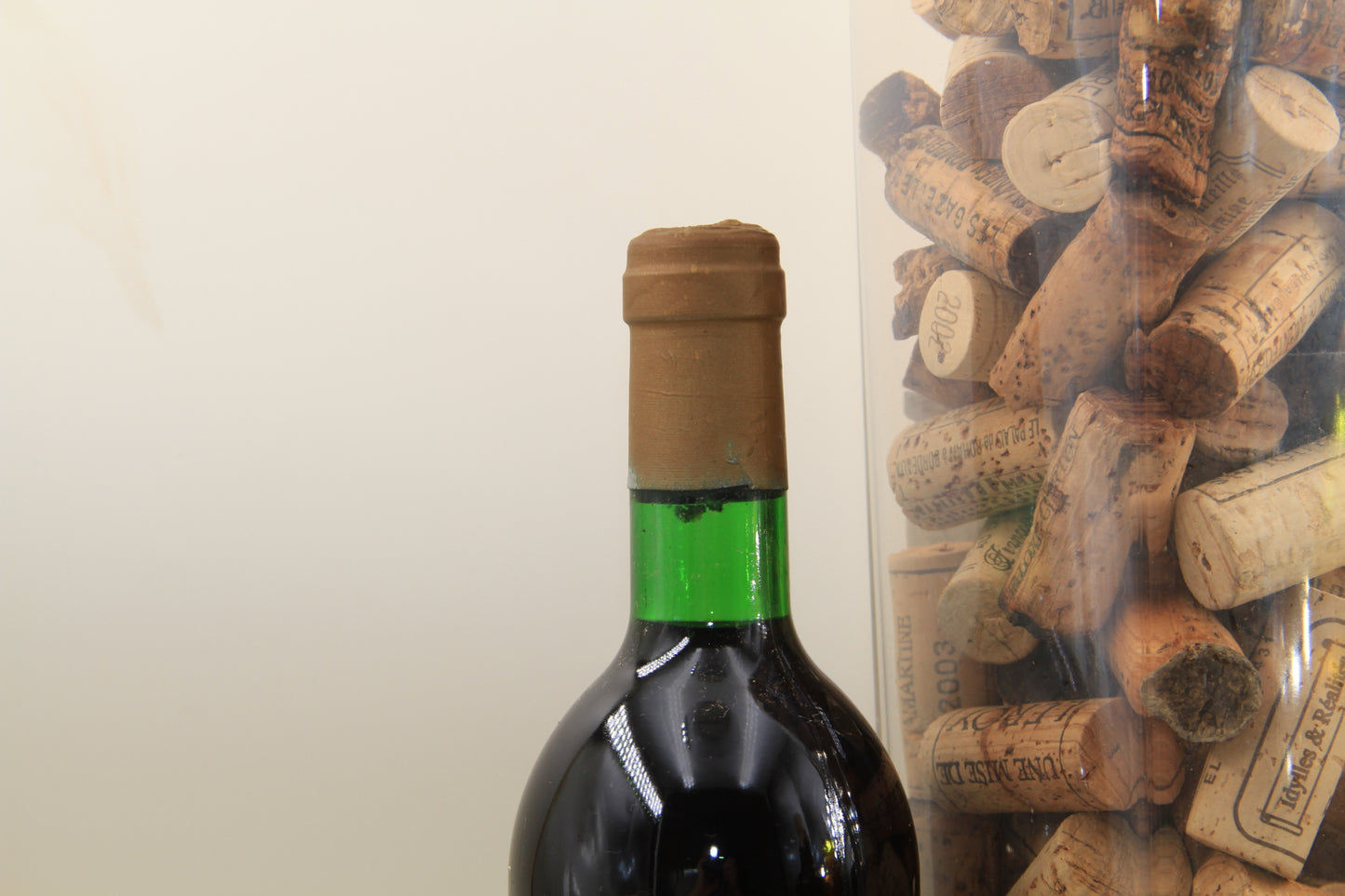 Chateau Petit-Beausejour ** 1977 ** Pomerol - Eric-Dixvins