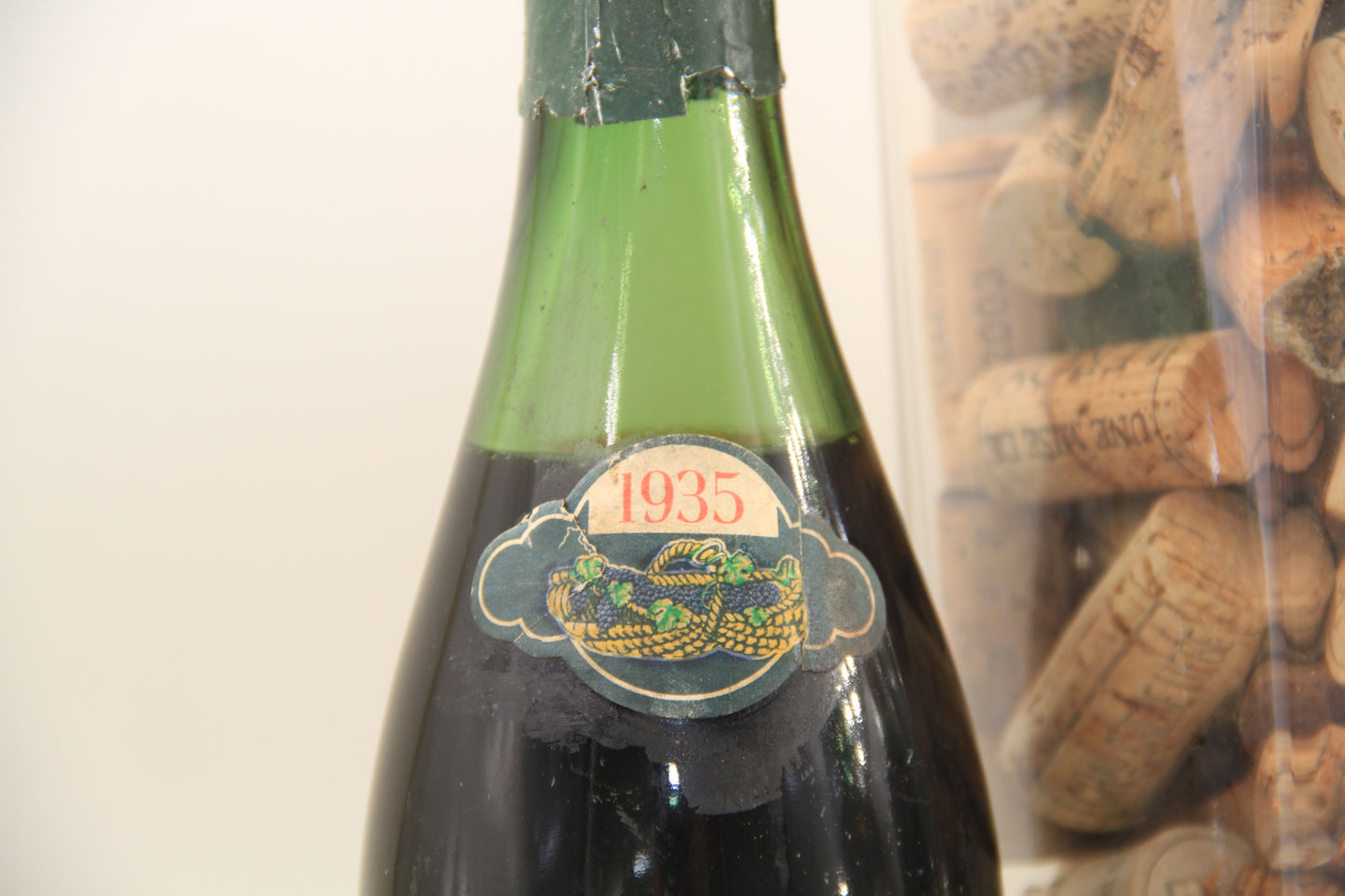 Chambertin Grand Cru ** 1935 ** Georges Guiffray - Eric-Dixvins