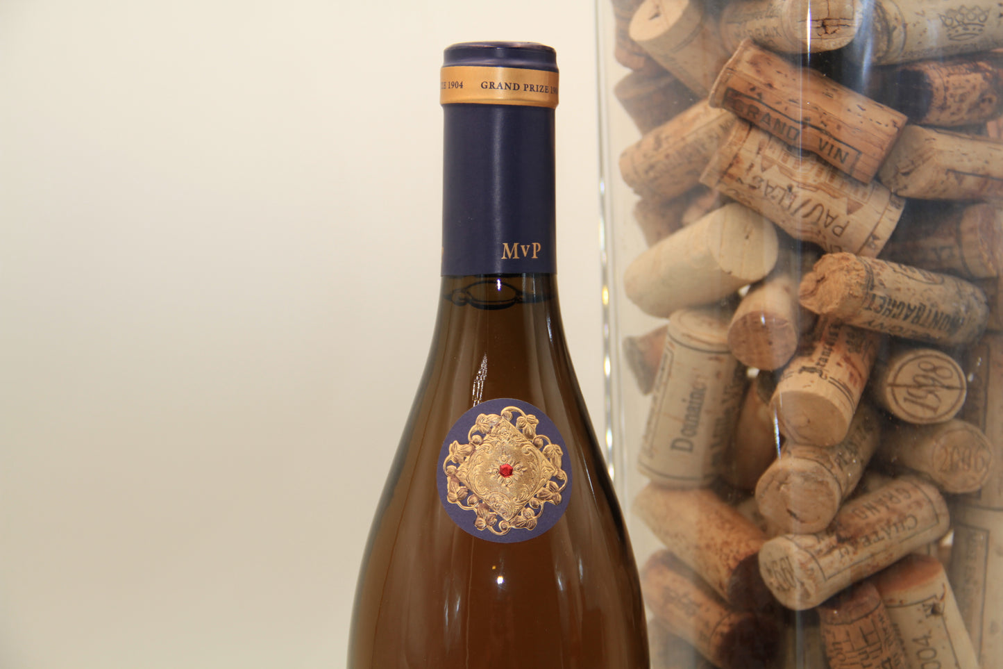 - Corton Grand Cru ** 2015 ** Madame Veuve Point - Eric-Dixvins