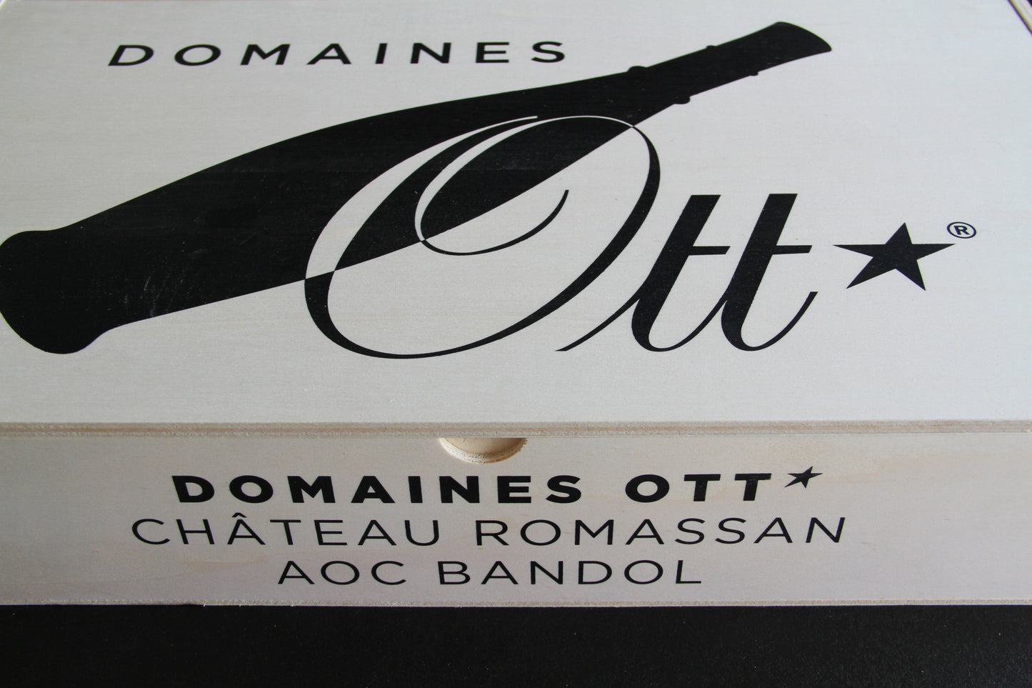 Chateau Romassan ** 2017 **  Bandol  Domaines Ott  caisse collector 6x - Eric-Dixvins