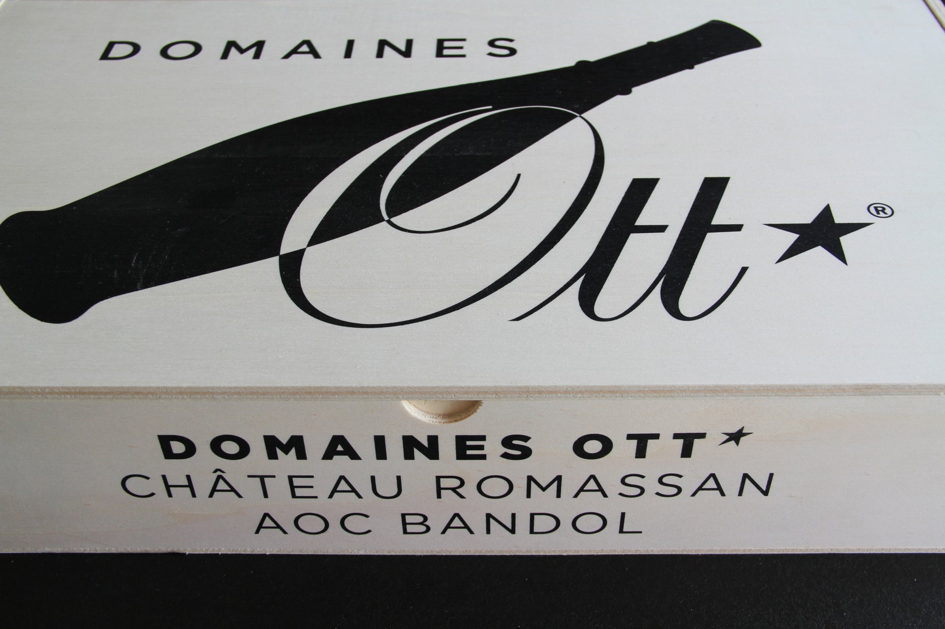 Chateau Romassan ** 2017 **  Bandol  Domaines Ott  caisse collector 6x - Eric-Dixvins