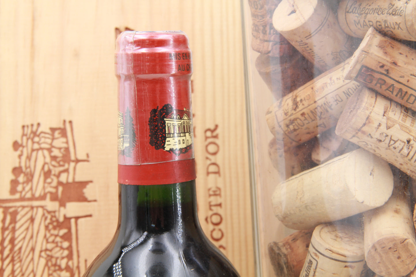 Chateau Ducru-Beaucaillou.   Grand Cru Classé  Saint Julien.      1990