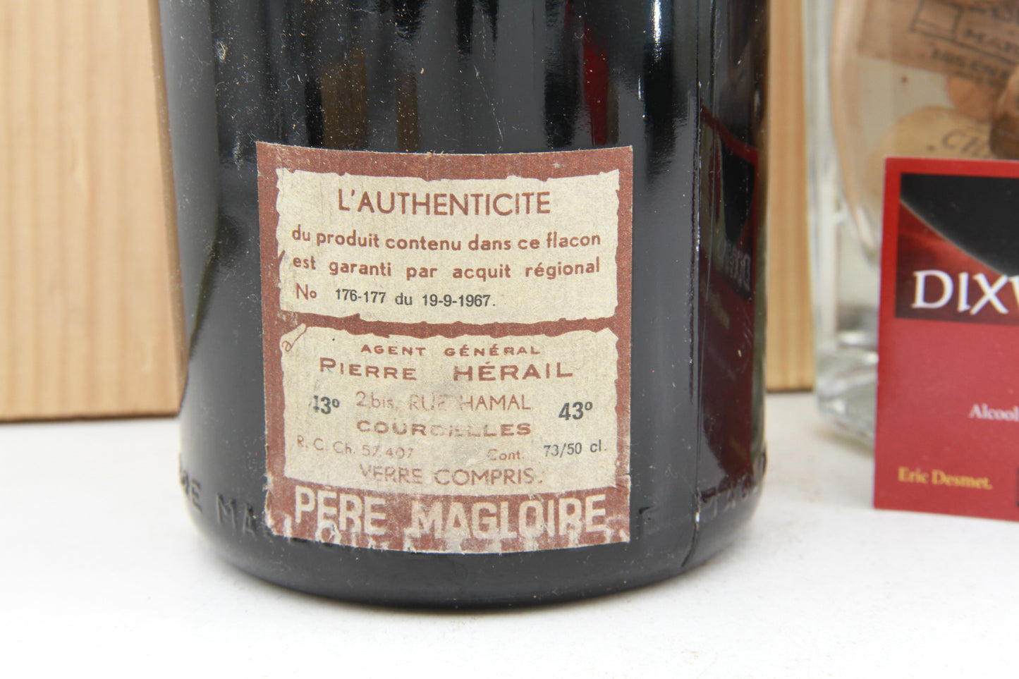 Calvados Vieux  Père Magloire    Vielle réserve  ,Cordon Rouge 12 ans d age.  +-70 ties
