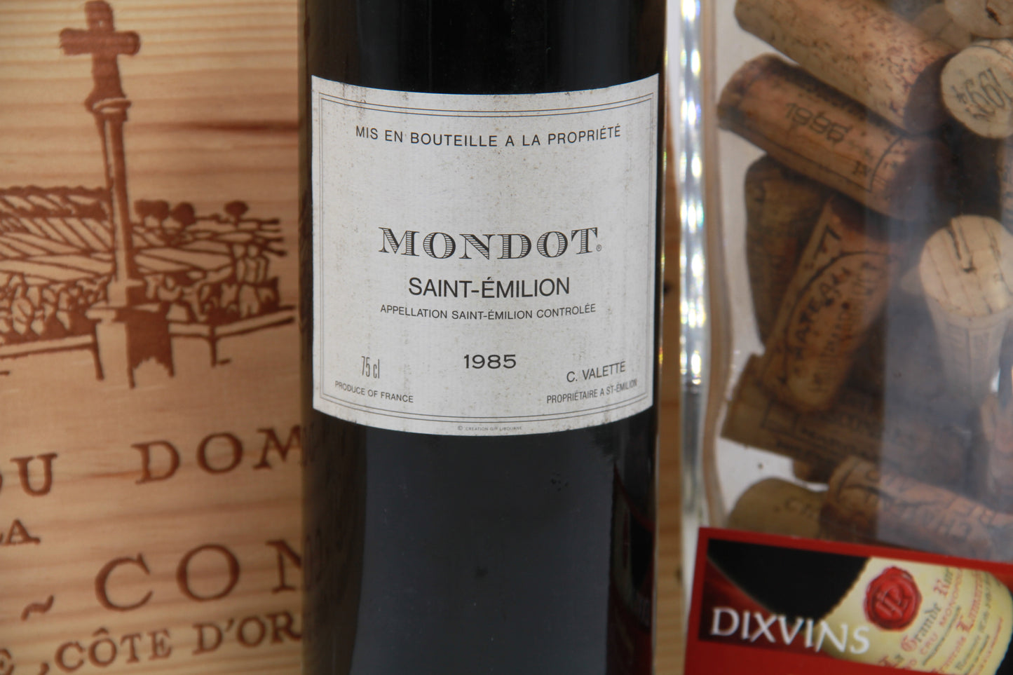 Mondot   ( 2eme vin troplong Mondot ) Saint Émilion.  1985