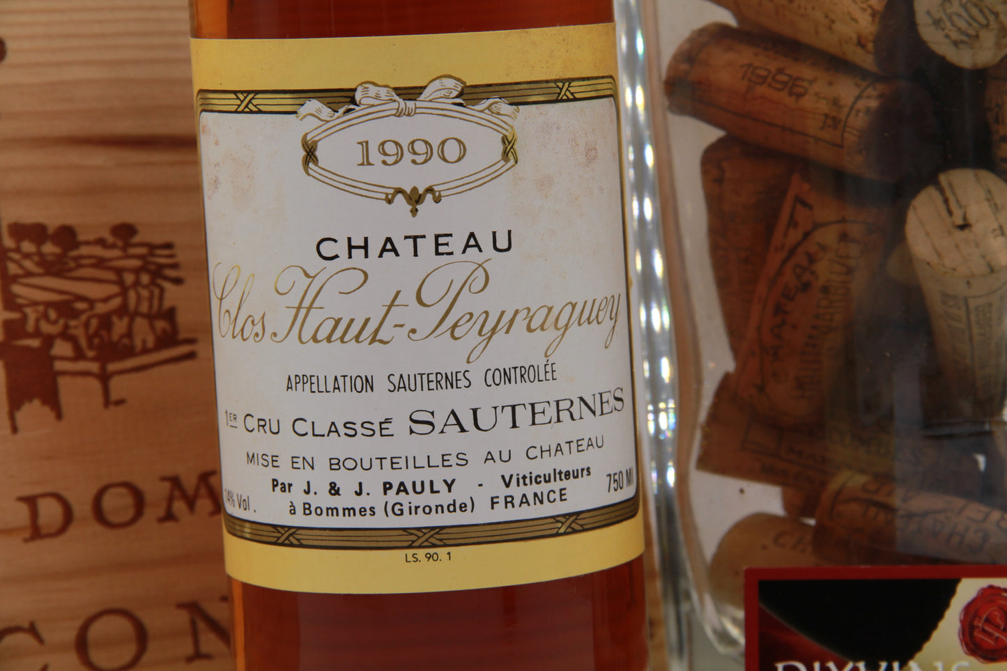 Château Clos Haut-Peyraguey. 1er Grand Cru Classé de Sauternes.  1990
