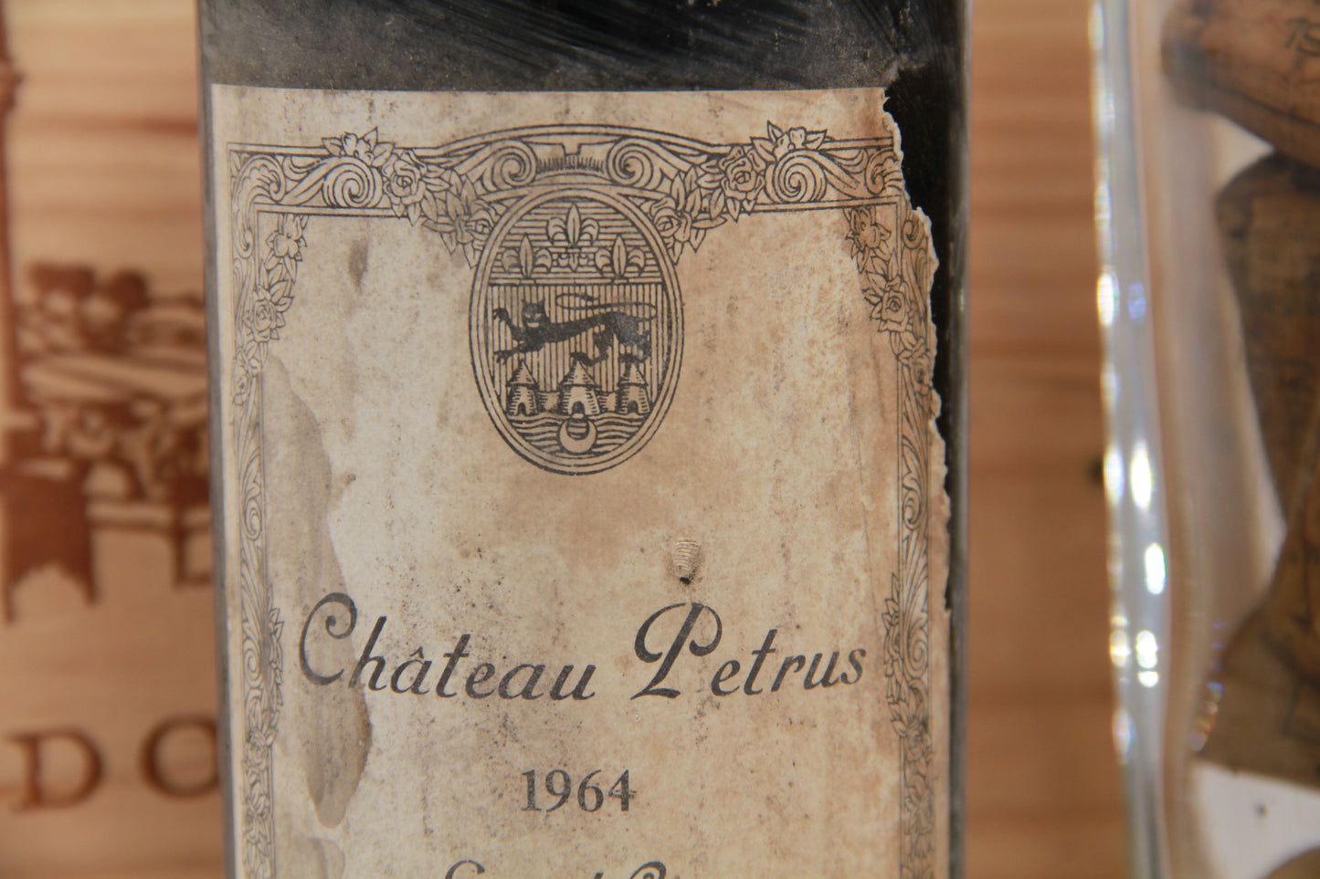 Château Pétrus    Grand Cru Pomerol  Millésime de Légende. 1964