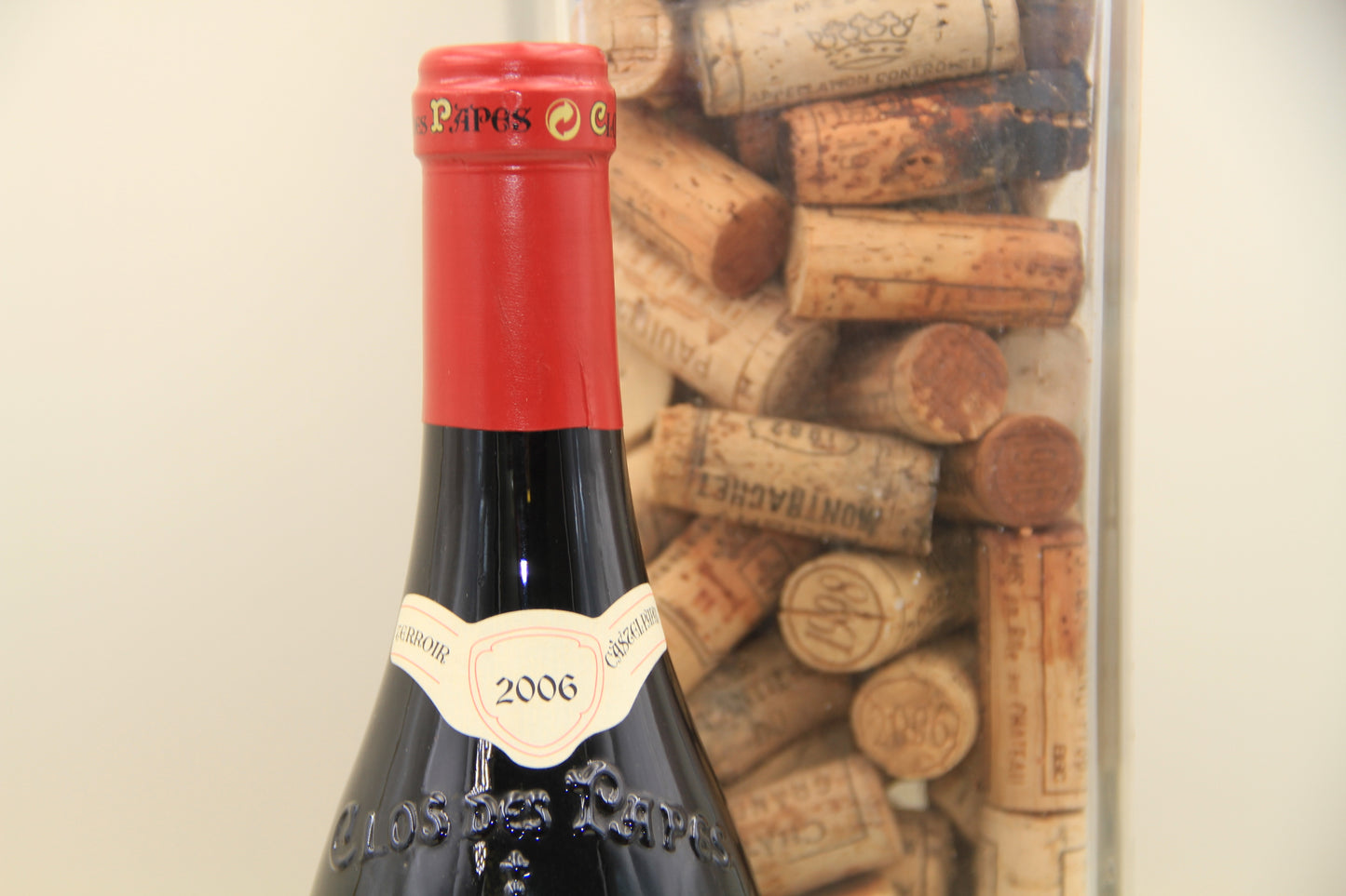 - Chateauneuf du Pape  **2006 ** Clos des Papes - Eric-Dixvins