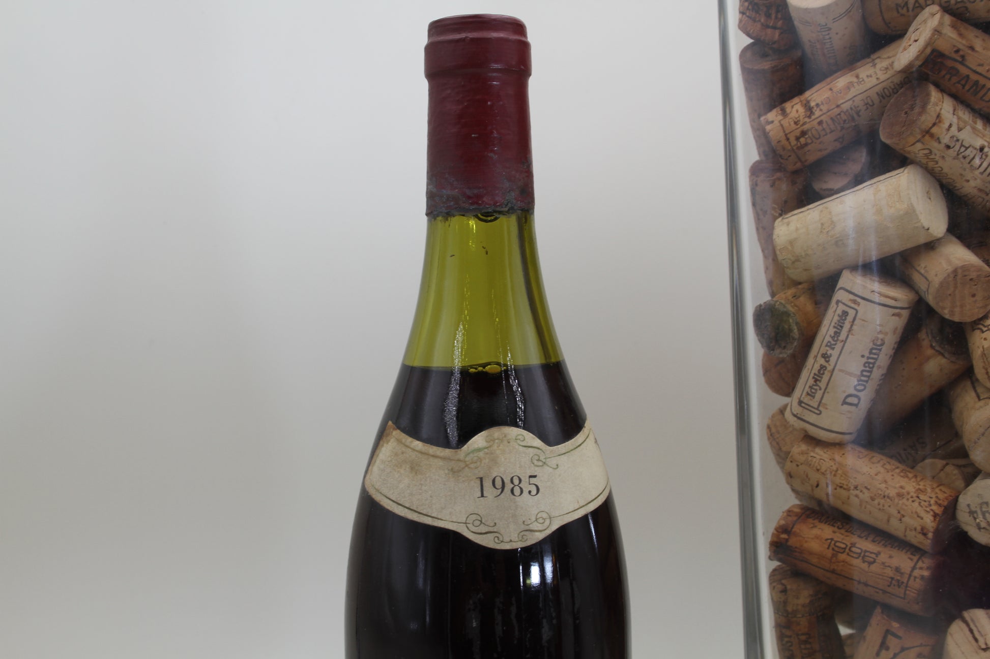 - Vougeot  "Clos du Village"  ** 1985 ** Domaine Ceci - Eric-Dixvins