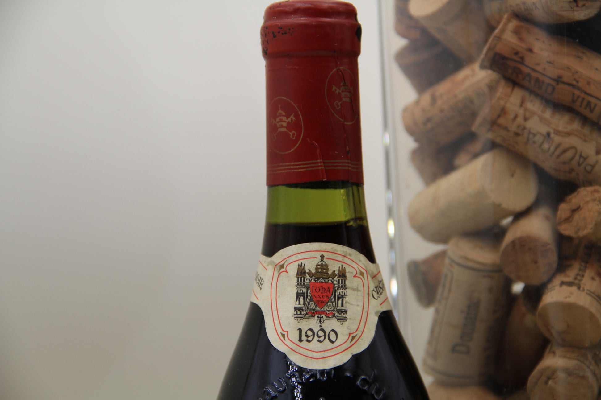 - Chateauneuf du Pape  **1990 ** Clos des Papes - Eric-Dixvins