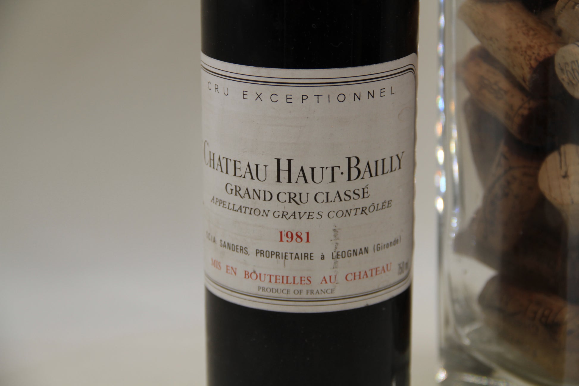 -Chateau Haut Bailly** 1981 ** Graves Grand Cru Classé - Eric-Dixvins